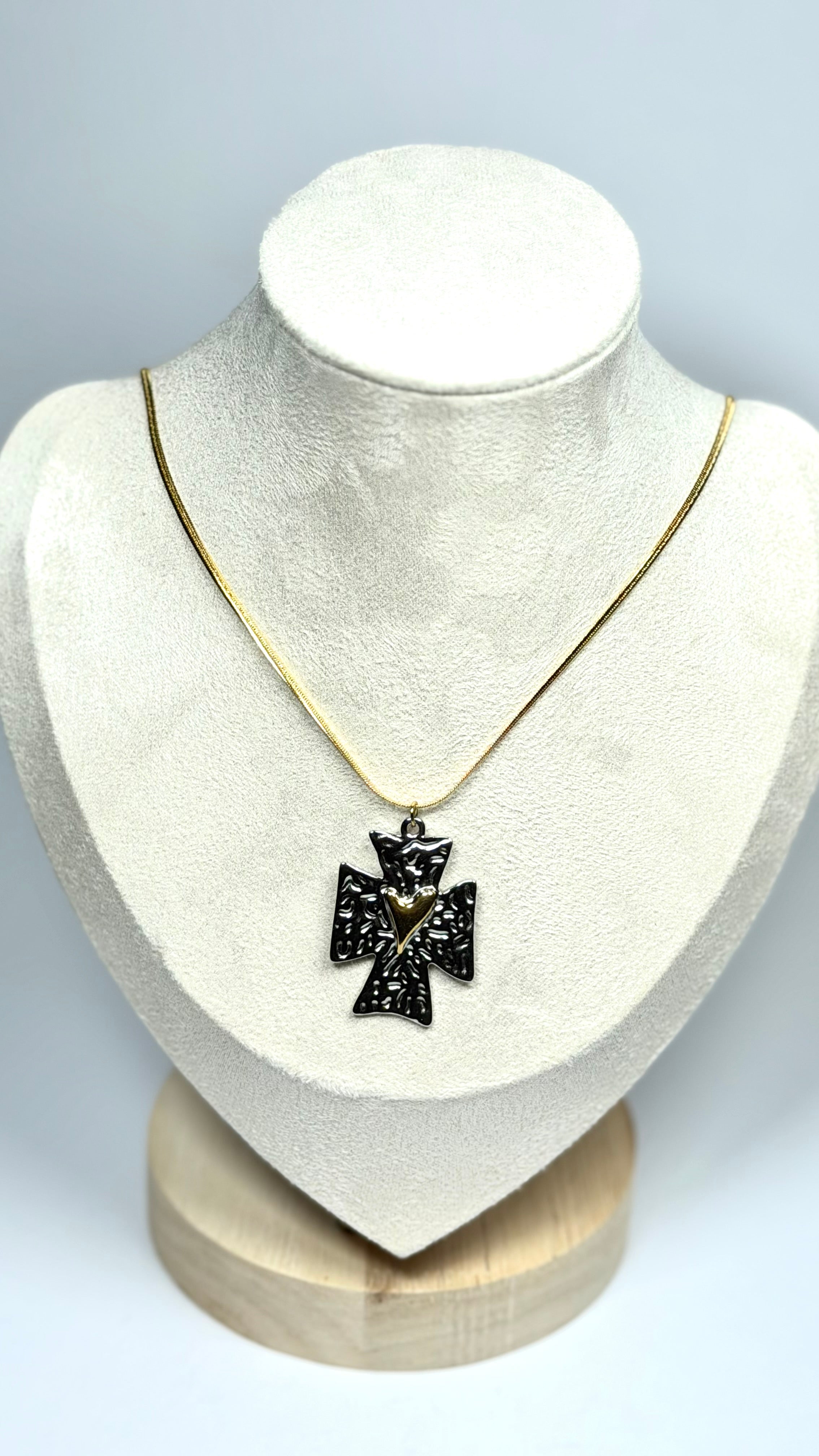 Colar Cross Heart